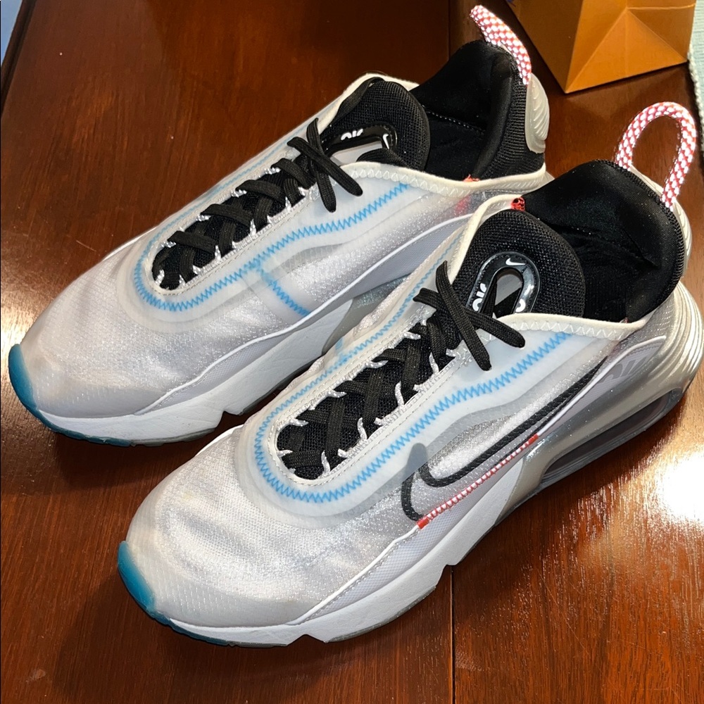 Nike Air Max 2090 Running Shoe  White Pure Platinum-Blue-Crimson Women Size 8